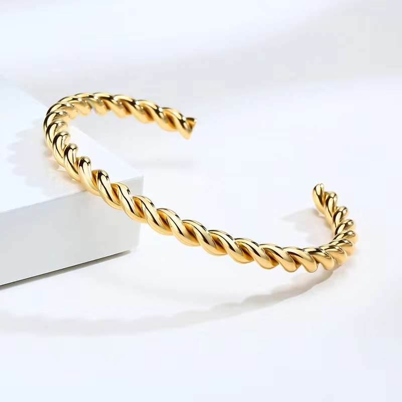 Twisted bangle bracelet