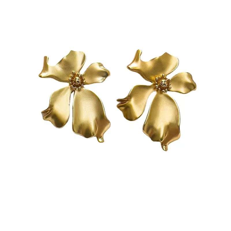 Golden flower earrings