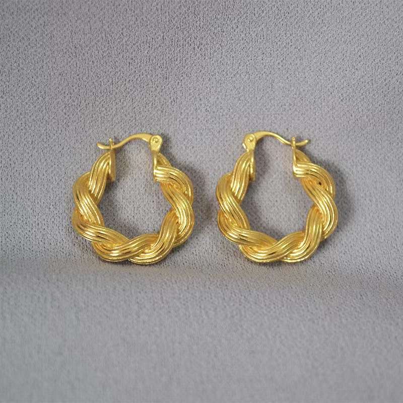 Golden twisted Earrings