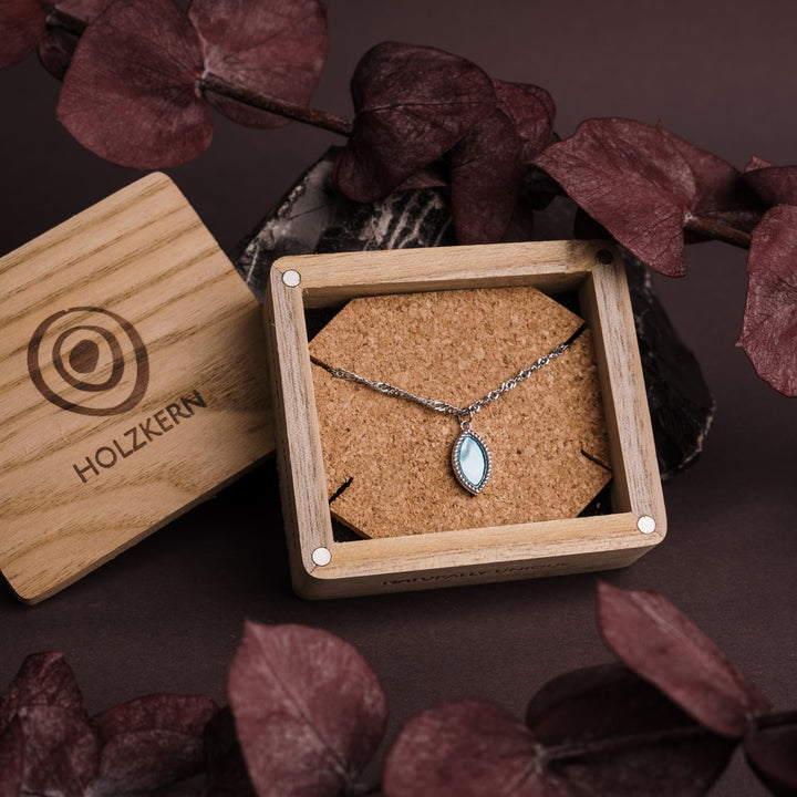 Visual Necklace