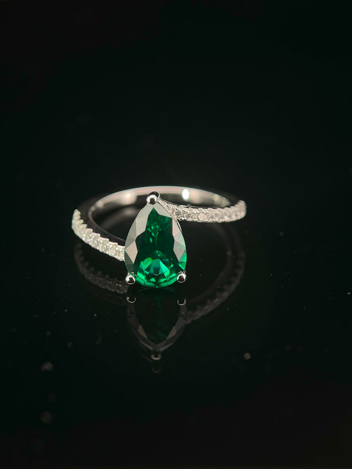 Opulent Emerald Grace Ring