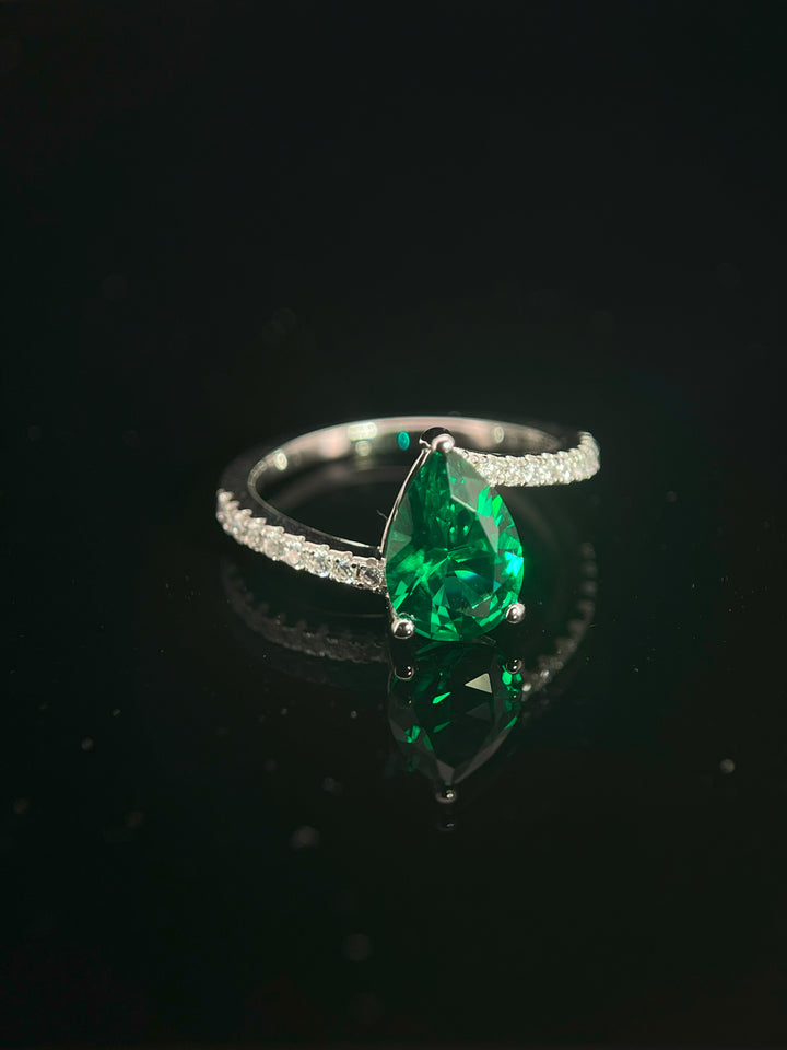 Opulent Emerald Grace Ring