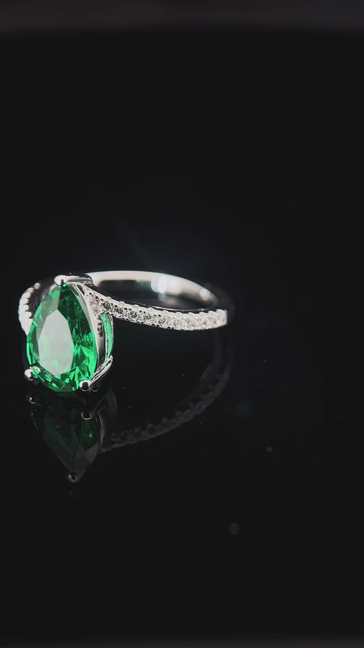 Opulent Emerald Grace Ring